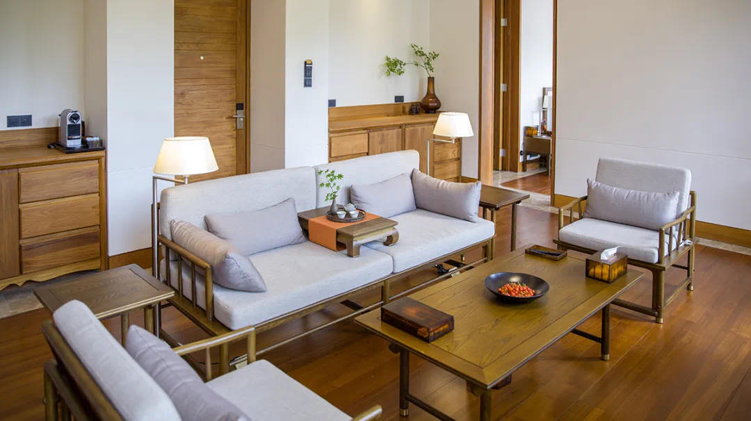 黃(huáng)果樹(shù)柏年(nián)酒店(diàn)(貴州省黃(huáng)果樹(shù)風(fēng)景名勝區(qū)內(nèi)）